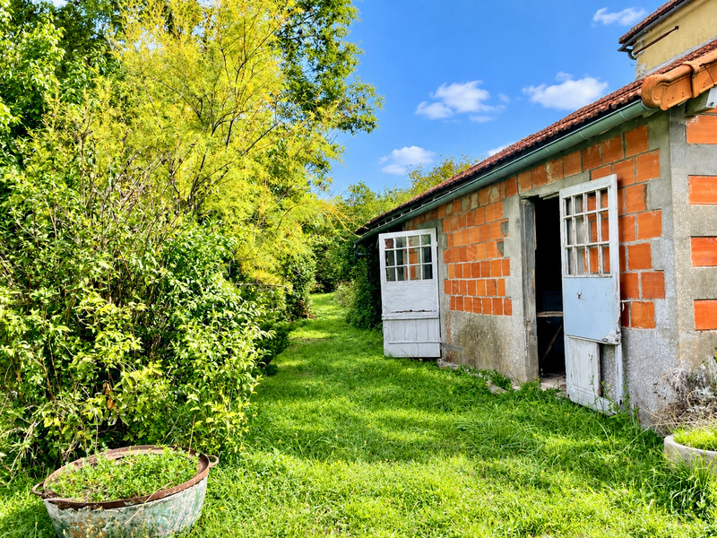 French property for sale in Marcillac-Lanville, Charente - €229,000 - photo 1