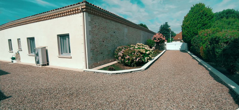 French property for sale in Neuvic, Dordogne - €455,800 - photo 2