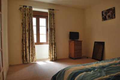 French property for sale in L'Isle-Jourdain, Vienne - €50,000 - photo 6