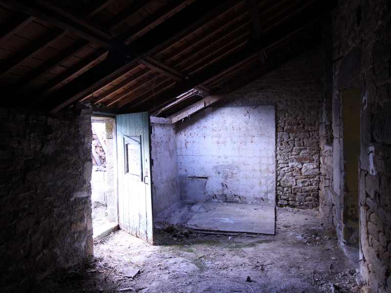 French property for sale in Plouray, Morbihan - €35,000 - photo 6