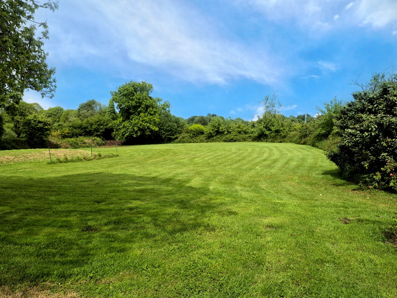 French property for sale in Loguivy-Plougras, Côtes-d'Armor - €662,500 - photo 5