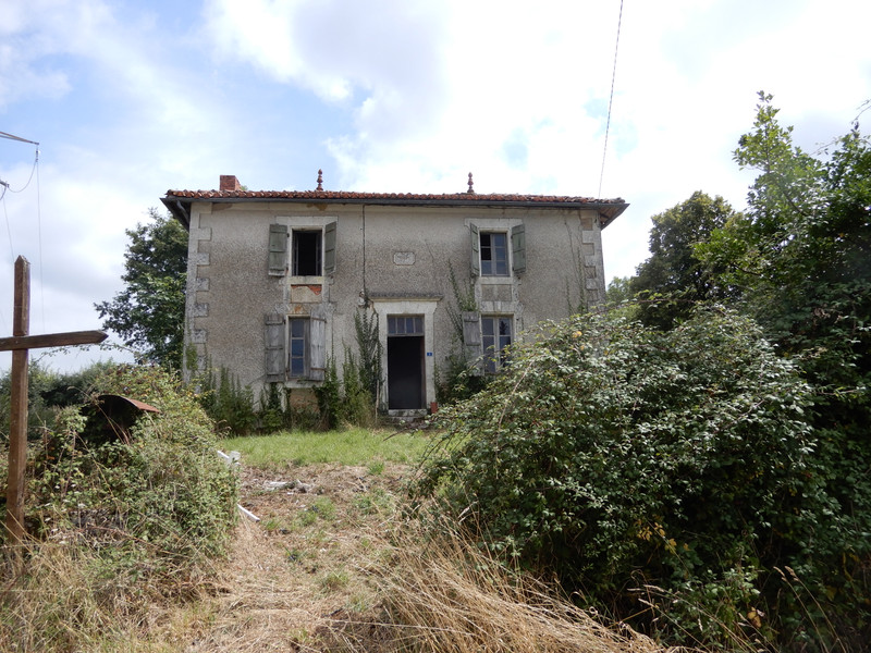 Maison à Lésignac-Durand, Charente - photo 1