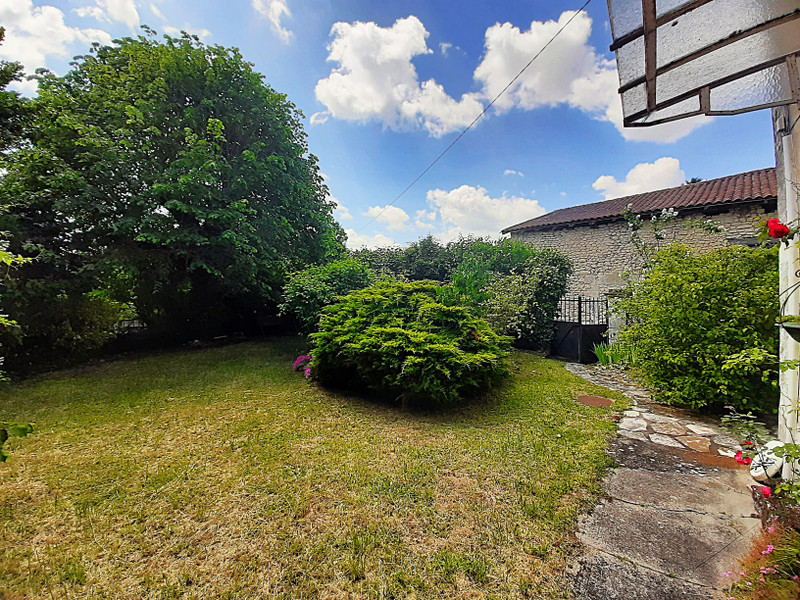 French property for sale in Coutures, Dordogne - €98,900 - photo 1