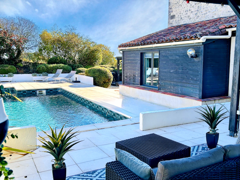 Propriété à vendre à Montignac-le-Coq, Charente - 246 100 €