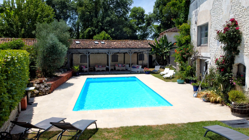 French property for sale in Criteuil-la-Magdeleine, Charente - €649,000