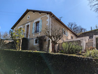 Maison à vendre à Ruelle-sur-Touvre, Charente - 279.000 € - photo 2