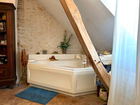 Maison à vendre à Parcé-sur-Sarthe, Sarthe - 215 000 € - photo 8