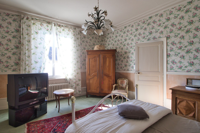 French property for sale in Le Lude, Sarthe - €333,900 - photo 6
