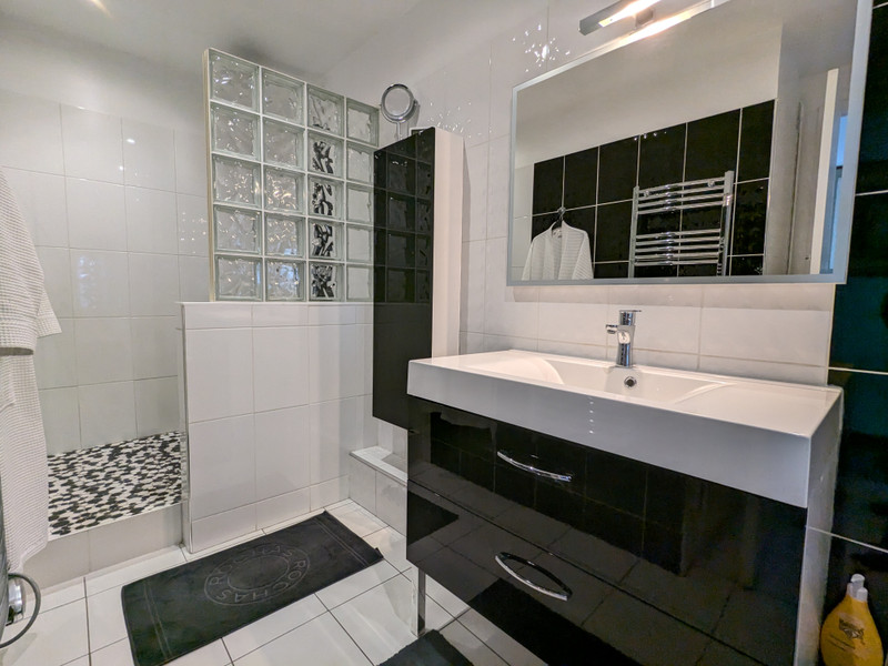 French property for sale in Avignon, Vaucluse - €220,000 - photo 6