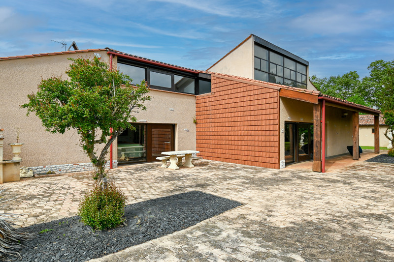 French property for sale in Cazères, Haute-Garonne - €715,000 - photo 2