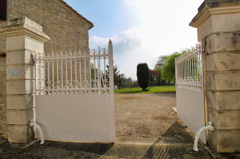 French property for sale in Chives, Charente-Maritime - photo 10