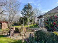 Maison à vendre à Beugnon-Thireuil, Deux-Sèvres - 235.000 € - photo 2
