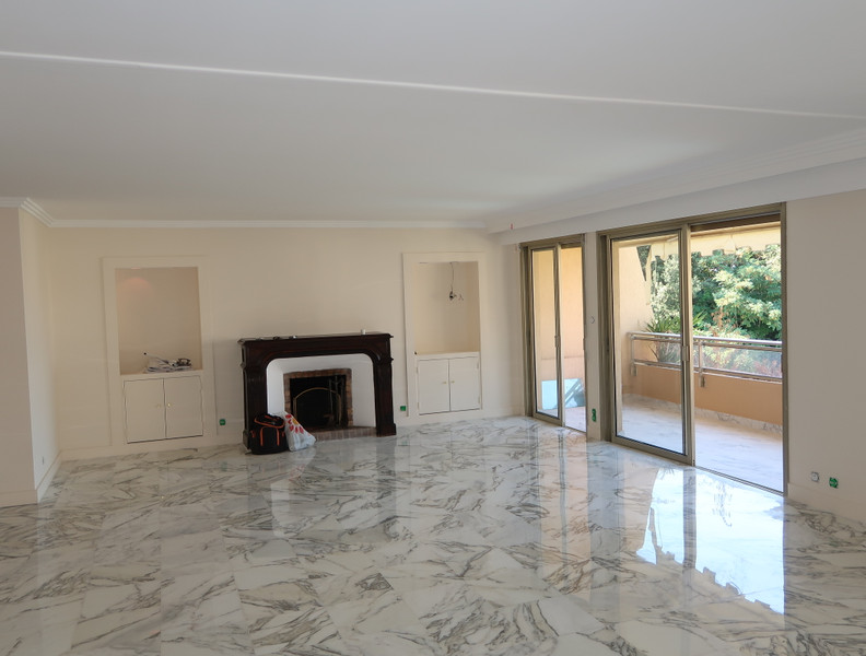 French property for sale in Nice, Alpes-Maritimes - €1,390,000 - photo 2