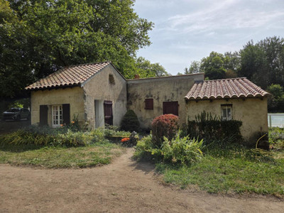 French property for sale in Monteignet-sur-l'Andelot, Allier - €360,000 - photo 6