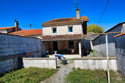 Maison à vendre à Mons, Charente-Maritime, Poitou-Charentes, avec Leggett Immobilier