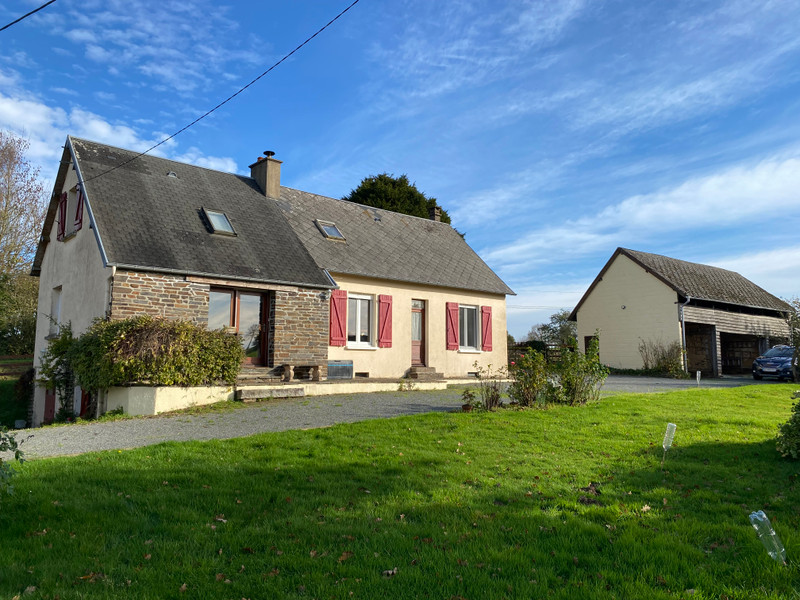 French property for sale in Isigny-le-Buat, Manche - €174,000 - photo 0