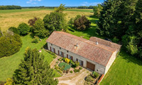 Propriété à vendre à Limalonges, Deux-Sèvres - 240 750 € - photo n°1