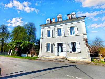Maison à vendre à Bussière-Badil, Dordogne, Aquitaine, avec Leggett Immobilier