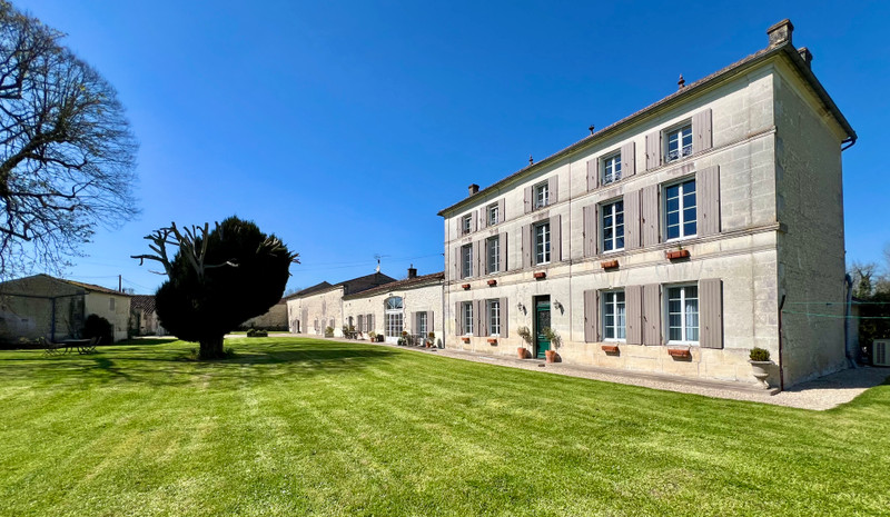 French property for sale in Cognac, Charente - €799,980 - photo 0