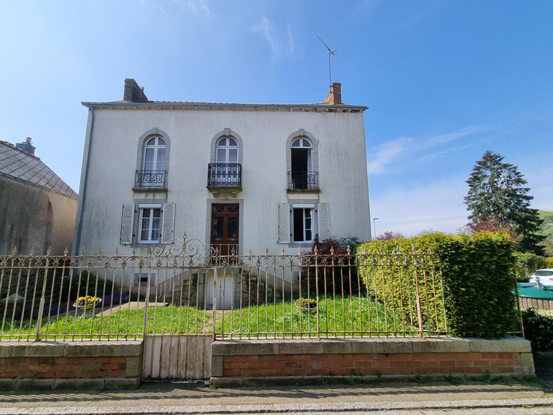 French property for sale in Argentré-du-Plessis, Ille-et-Vilaine - €152,600 - photo 2
