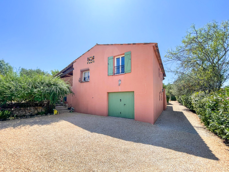 French property for sale in Saint-Paul-en-Forêt, Var - €473,300 - photo 2