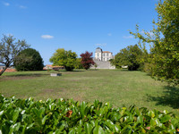 Maison à vendre à Villebois-Lavalette, Charente - 580.000 € - photo 3