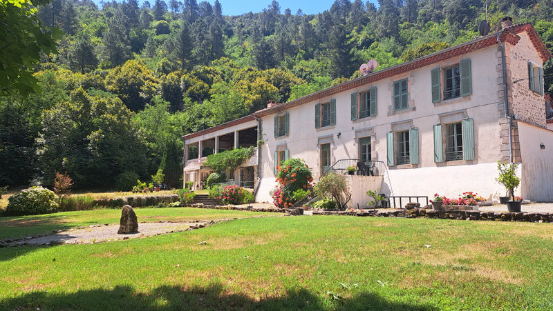 chateau for sale in Languedoc-Roussillon (Occitanie)
