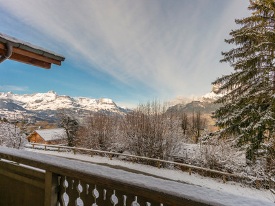 3 bedroom ski chalet of 170m2 for sale in quiet hamlet in Saint Gervais les Bains. Only 1 hour to Geneva. 