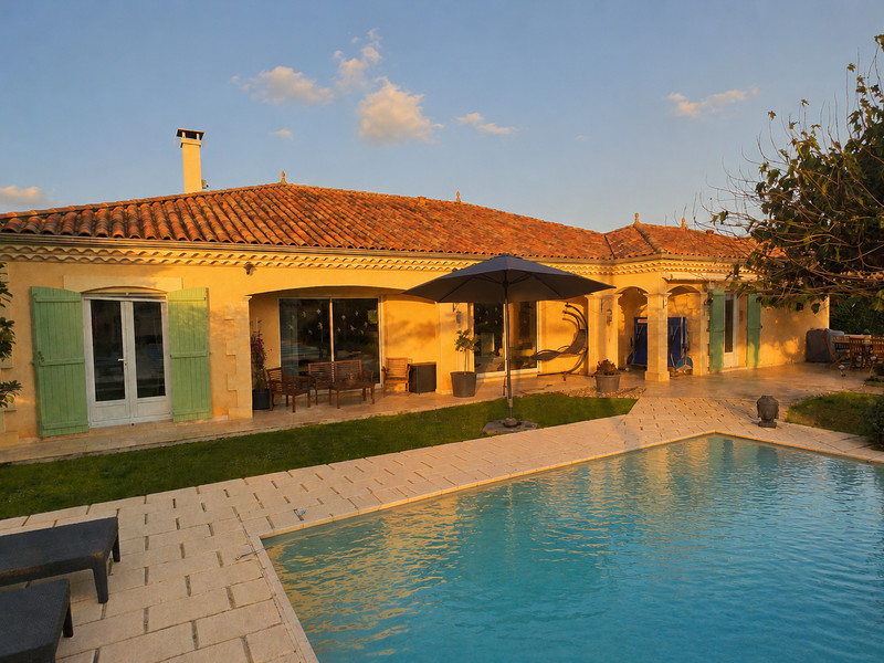 French property for sale in Saint-Astier, Dordogne - €345,000 - photo 0
