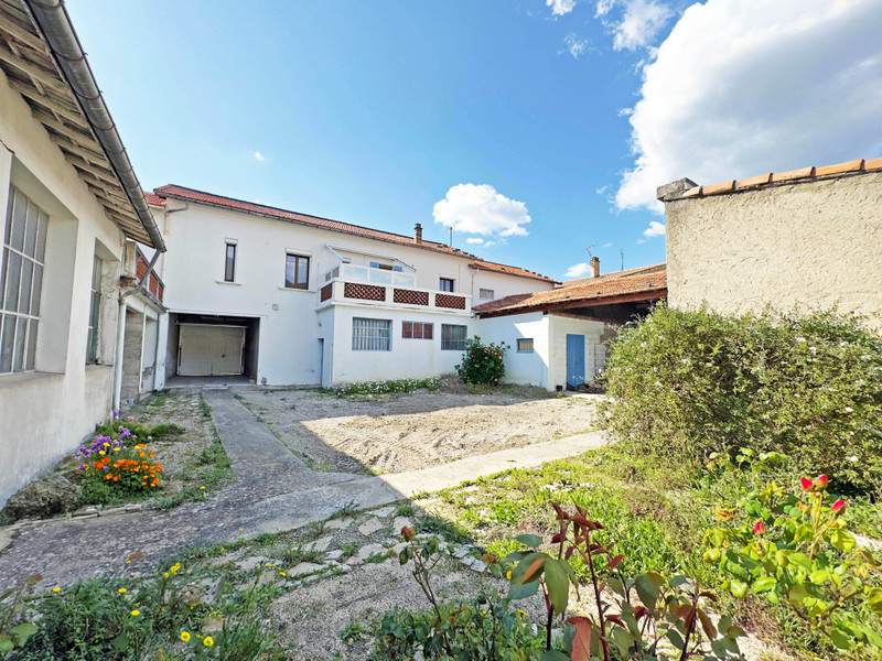 Maison à vendre à Nyons, Drôme - 295.000 € - photo 1