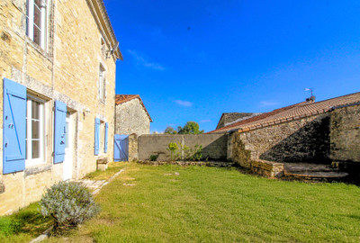 French property for sale in Lonnes, Charente - €187,920 - photo 2