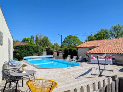 French property for sale in Theil-Rabier, Charente - €272,000 - photo 1