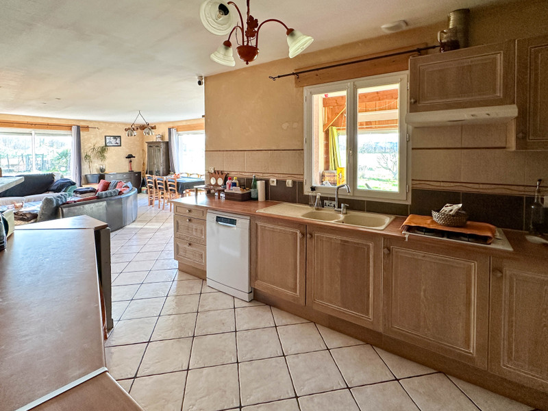 French property for sale in Migron, Charente-Maritime - €260,000 - photo 4