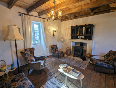 French property for sale in Saint-Saud-Lacoussière, Dordogne - €125,350 - photo 2