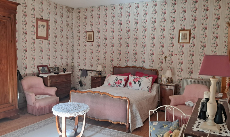 French property for sale in Plassac, Gironde - €422,940 - photo 9