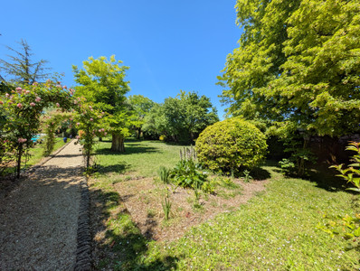 French property for sale in Barbezieux-Saint-Hilaire, Charente - €349,800 - photo 8