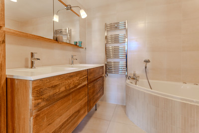 French property for sale in Vaujany, Isère - €800,000 - photo 12