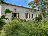 Propriété à vendre à Ronsenac, Charente - 605 000 € - photo n°1