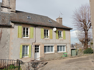 Maison à vendre à Mauriac, Cantal, Auvergne, avec Leggett Immobilier