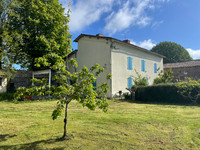 Maison à vendre à Montjean, Charente - 263 940 € - photo 1