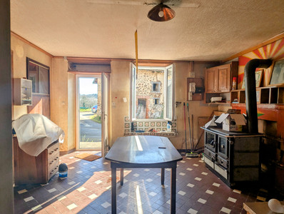 French property for sale in Vayres, Haute-Vienne - €28,900 - photo 2