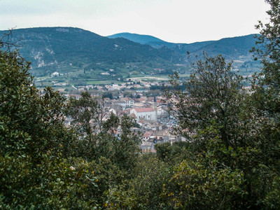Terrain à vendre à Saint-Hippolyte-du-Fort, Gard, Languedoc-Roussillon, avec Leggett Immobilier