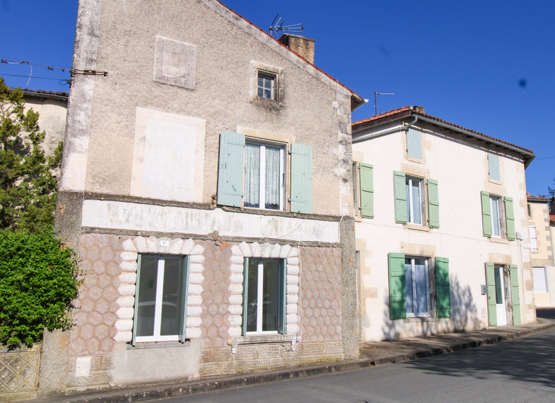 Maison à vendre à Aulnay, Charente-Maritime - 178.200 € - photo 1
