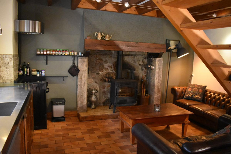 French property for sale in Le Mayet De Montagne, Allier - €170,000 - photo 1
