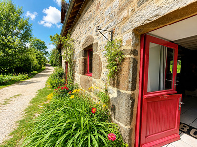 French property for sale in Champsecret, Orne - €318,000 - photo 2