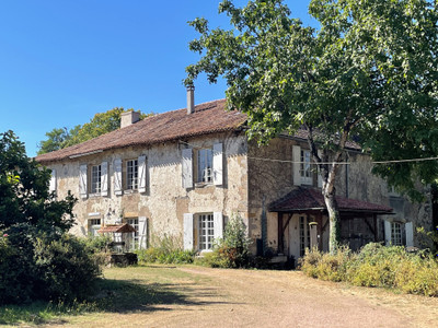 Maison à vendre à Luchapt, Vienne, Poitou-Charentes, avec Leggett Immobilier