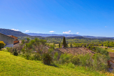 French property for sale in Saint-Saturnin-lès-Apt, Vaucluse - €477,000 - photo 1