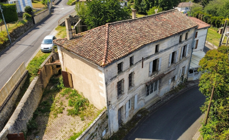 French property for sale in Soyaux, Charente - €249,999 - photo 1