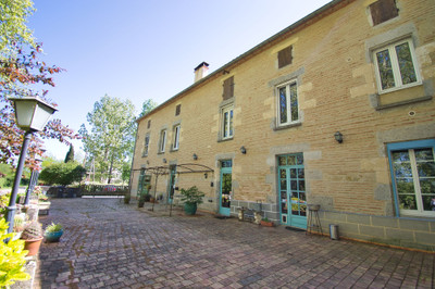 French property for sale in Marmande, Lot-et-Garonne - €447,000 - photo 1