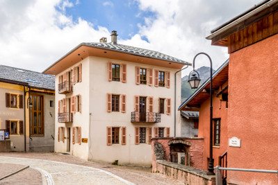Ski property for sale in  - 1 850 000 €
